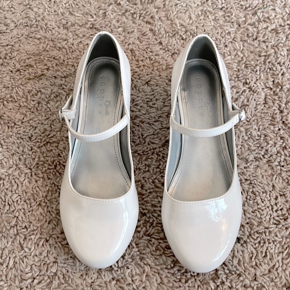Girls 3 Copper Key Shiny White Dress Shoes